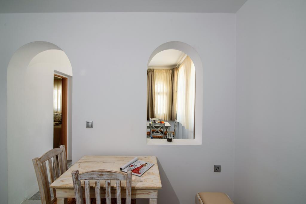 Villa George Santorini 佩里沃罗 客房 照片